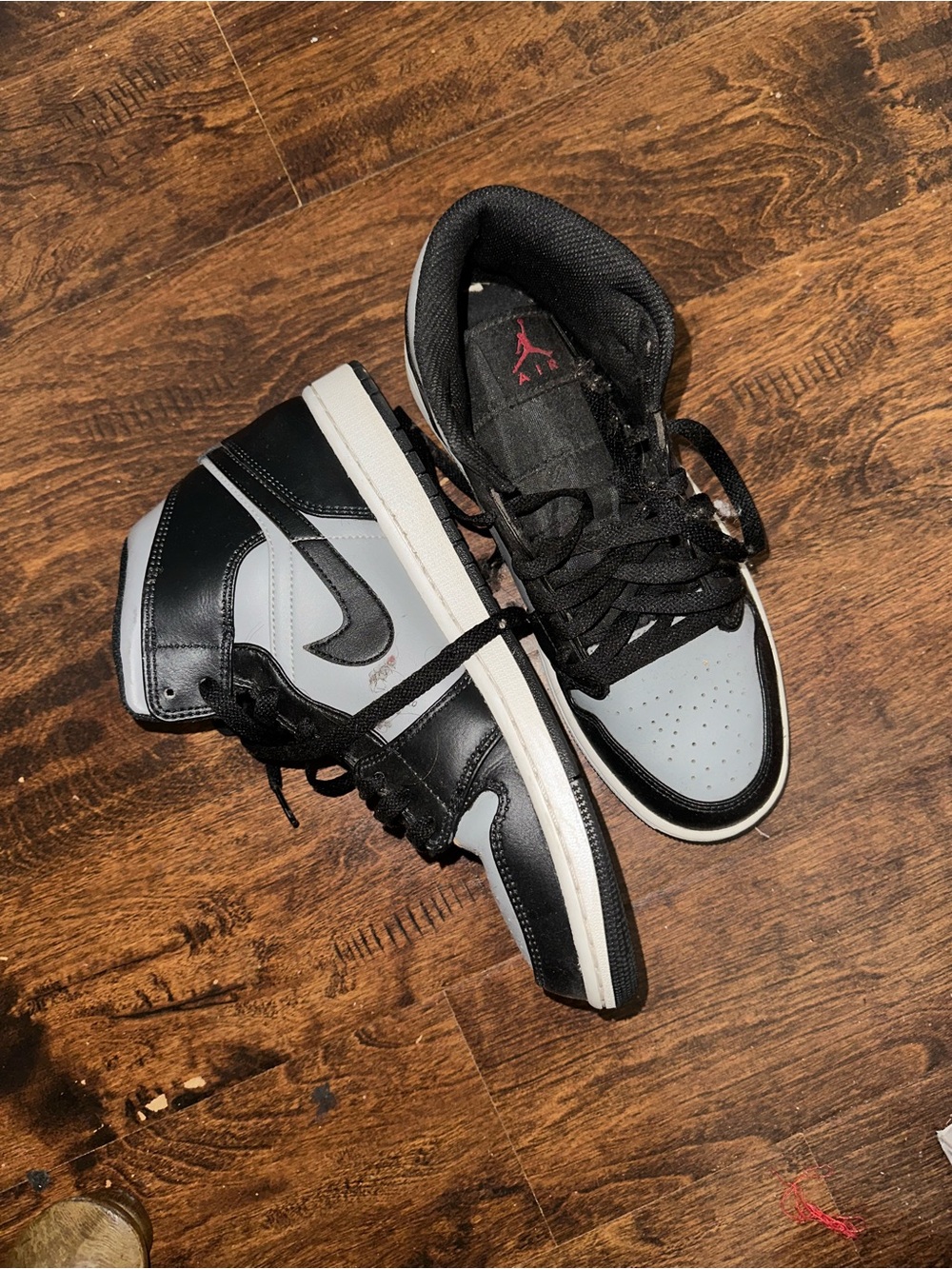 Air Jordan Retro Men's Black and Gray High-Top Sneakers - Classic Athletic Style - Picture 4 of 11